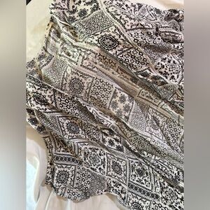 Women’s Country Boutique - Women’s BOHO Kimono - Black and White Paisley